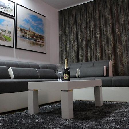 Ramonda Apartment Belgrado Exterior foto