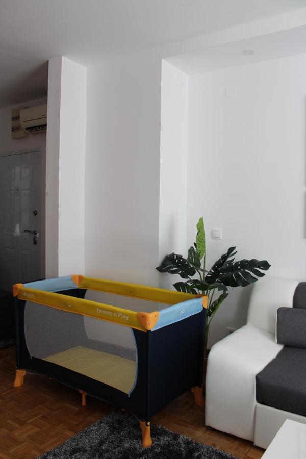 Ramonda Apartment Belgrado Exterior foto